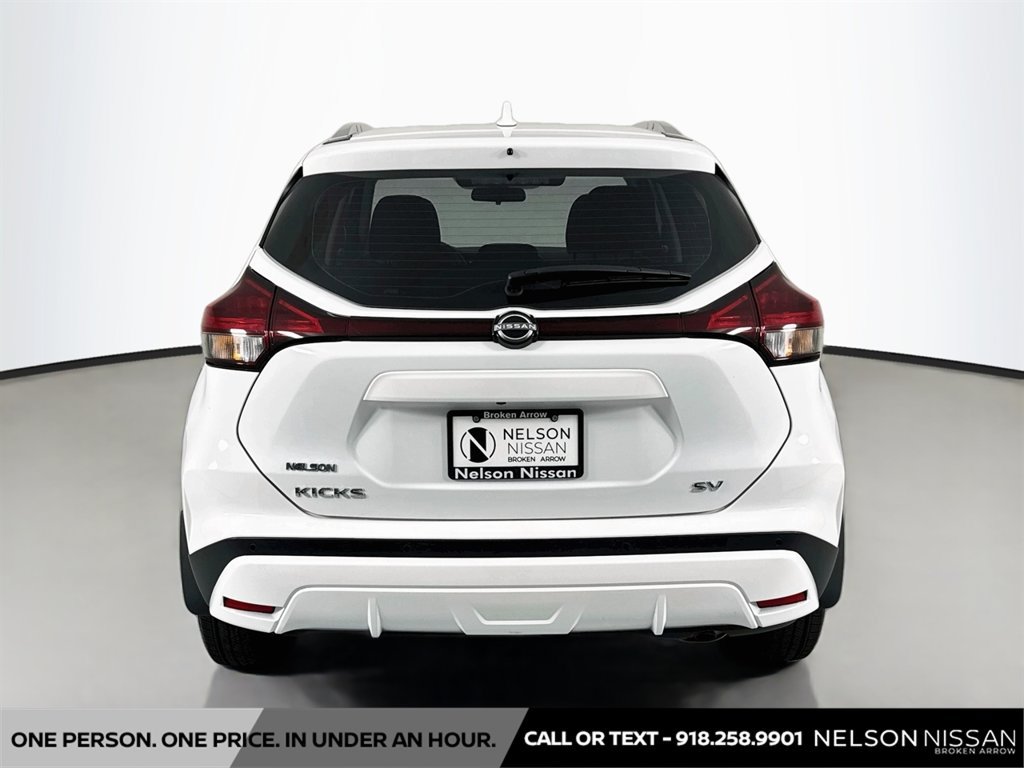 Used 2024 Nissan Kicks SV FWD image 6