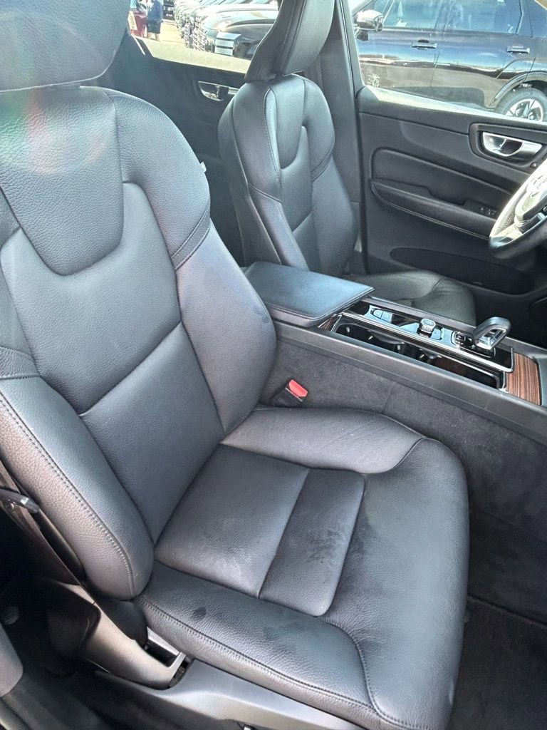 Used 2023 Volvo XC60 B5 Plus image 17