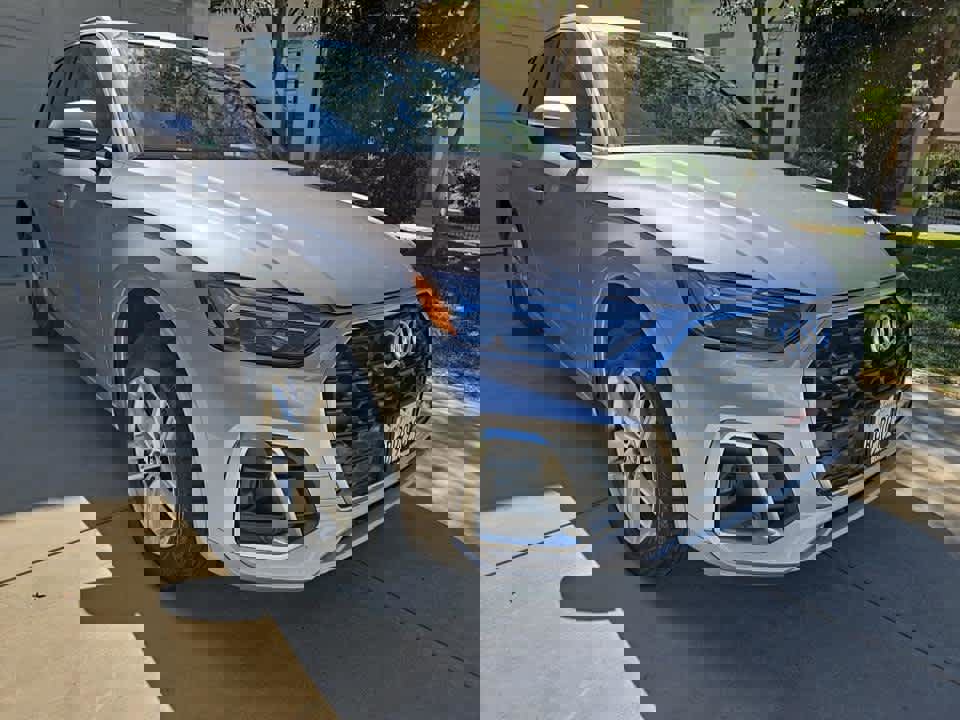 Used 2022 Audi Q5 2.0T Premium w/ Convenience Package image 2