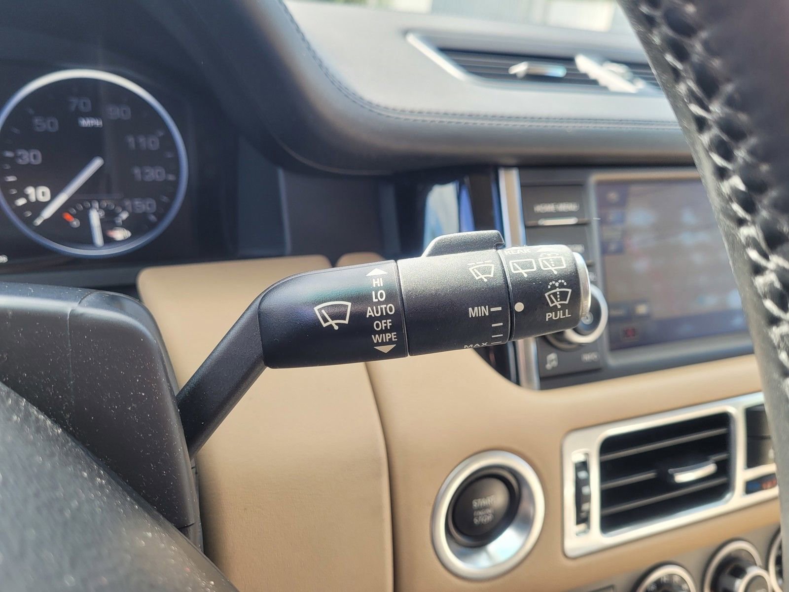 Used 2011 Land Rover Range Rover HSE LUX image 26