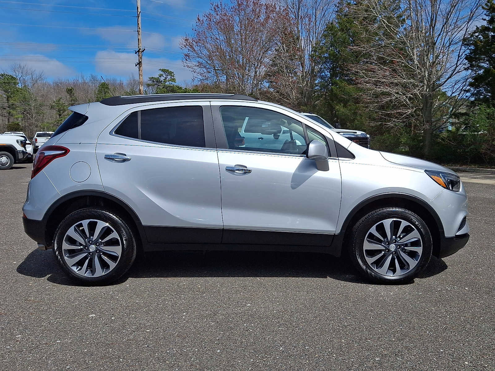 Certified 2022 Buick Encore Preferred w/ Safety Package II image 7