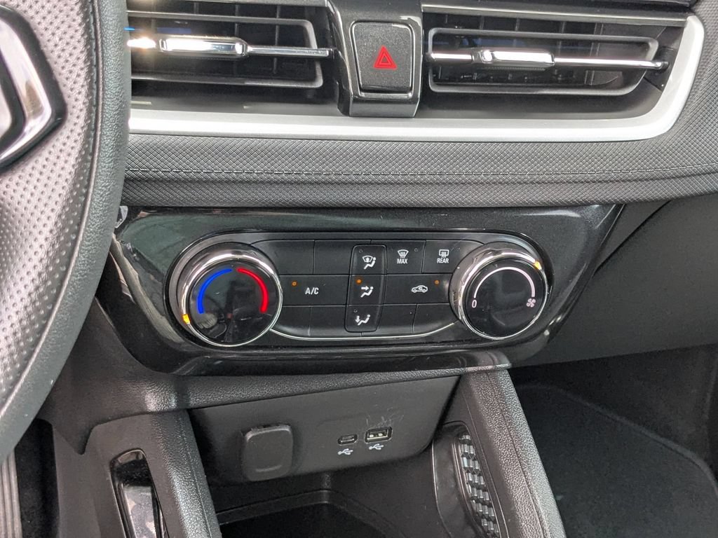 Used 2025 Chevrolet TrailBlazer LT AWD/4WD image 20