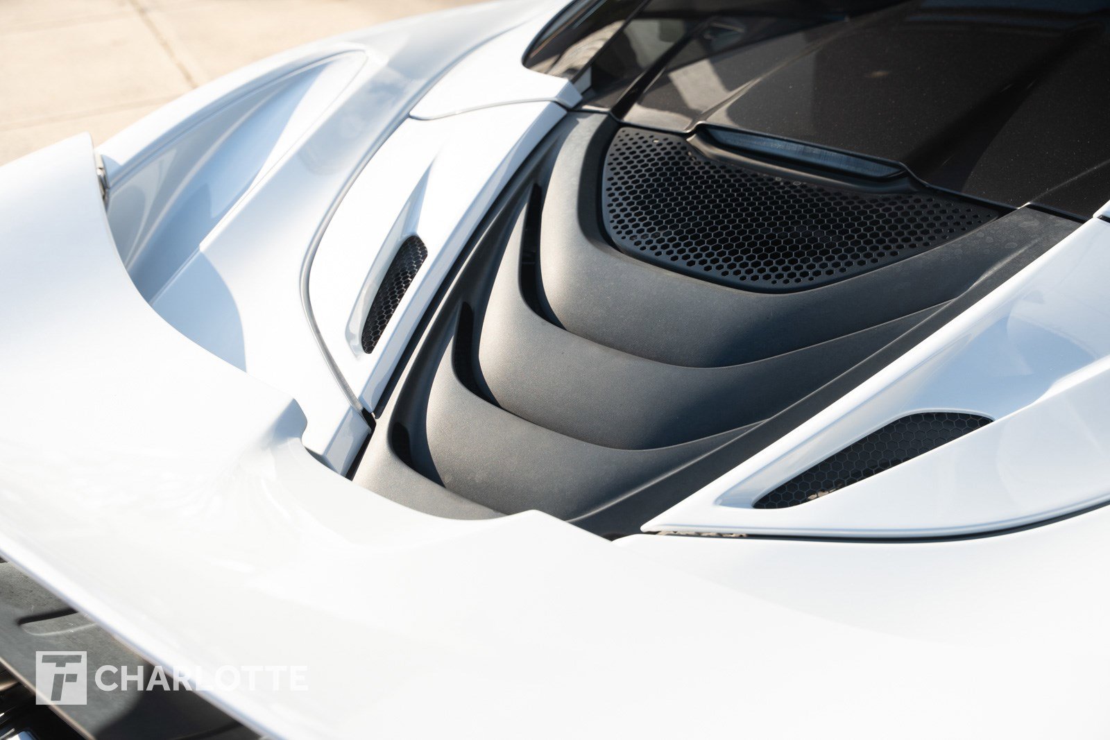 Used 2020 McLaren 720S Spider image 17