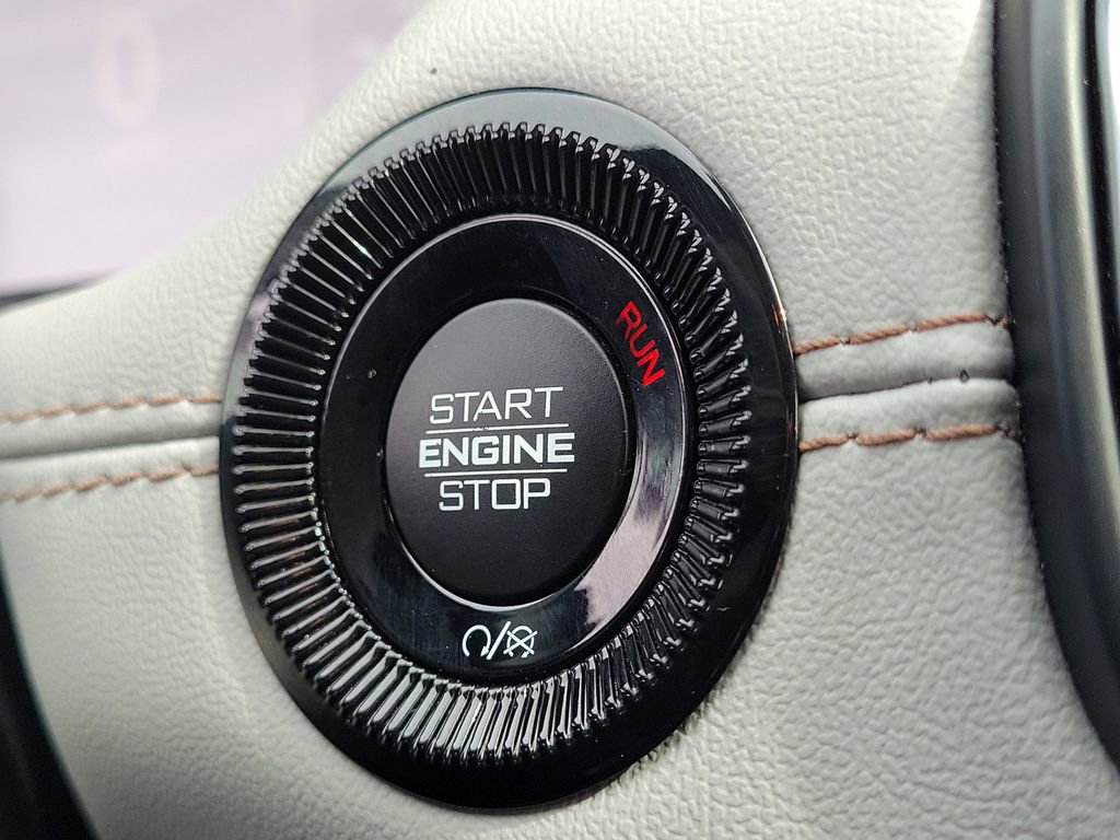 Used 2024 Jeep Compass Limited image 32