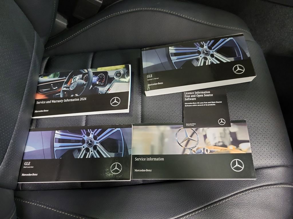 Used 2024 Mercedes-Benz GLE 350 GLE 350 w/ 3rd Row Seat Package image 32