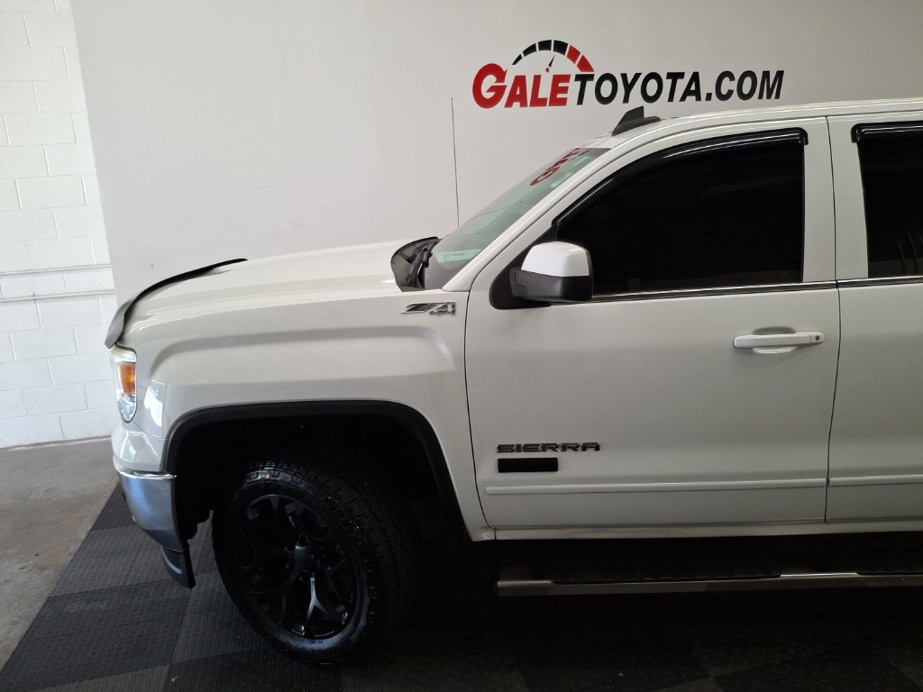 Used 2015 GMC Sierra 1500 SLE w/ SLE Value Package AWD/4WD image 4