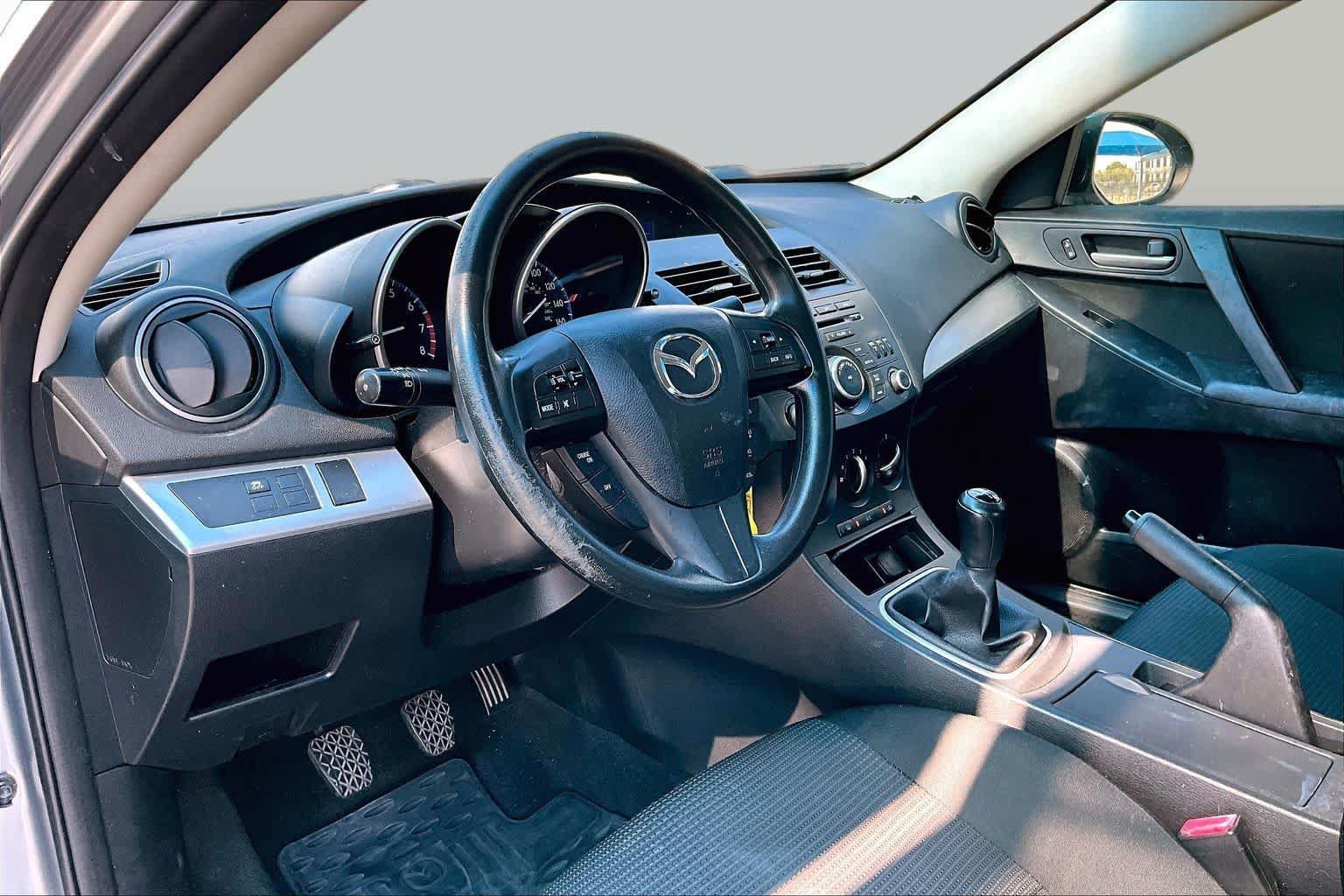 Used 2013 MAZDA MAZDA3 i Sport FWD image 18