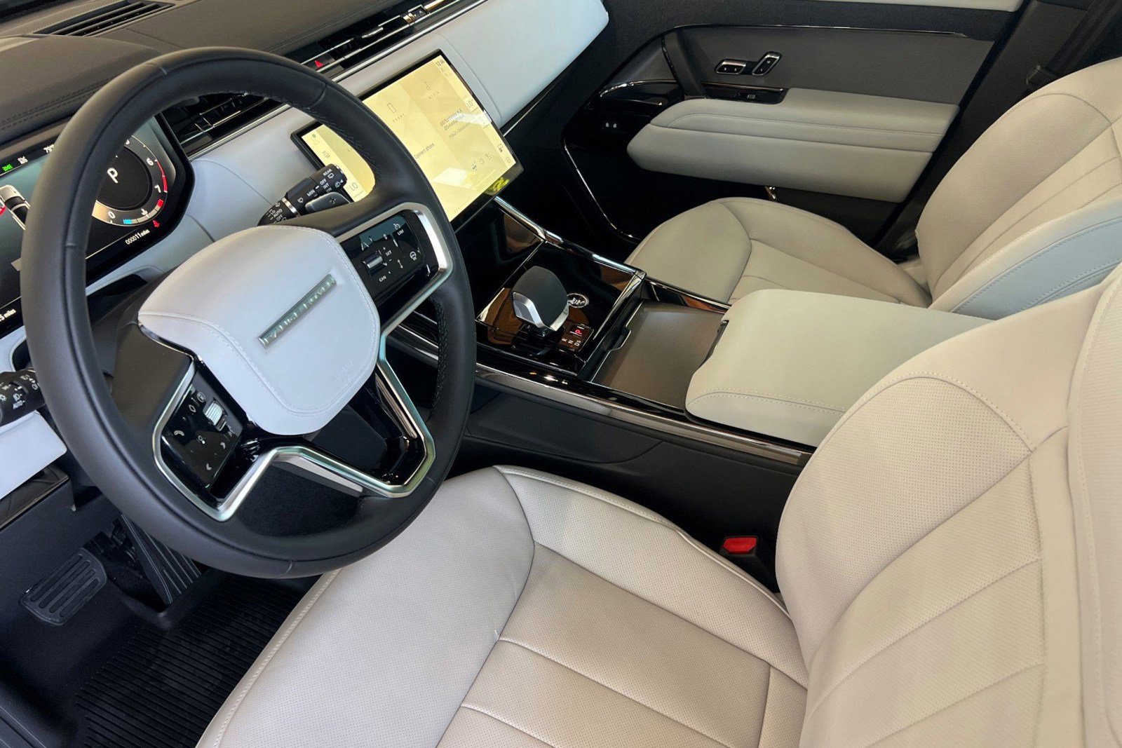 New 2026 Land Rover Range Rover Sport SE AWD/4WD image 19