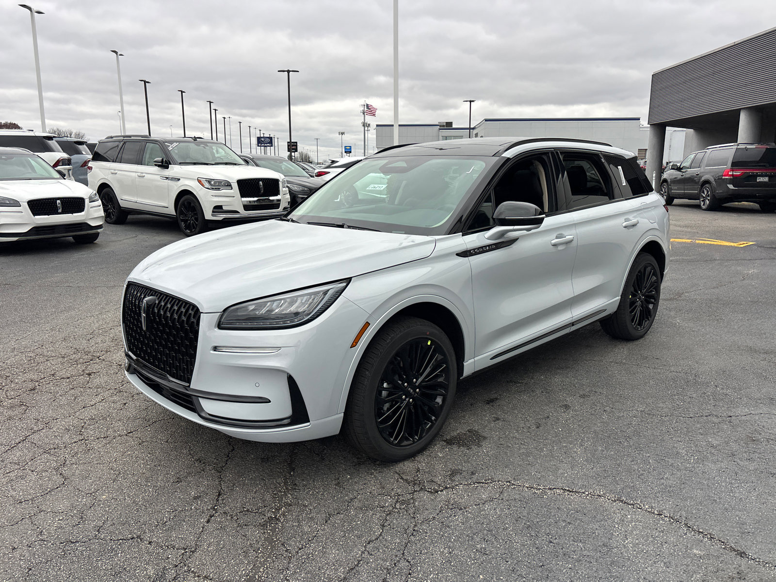 New 2026 Lincoln Corsair Premiere image 3