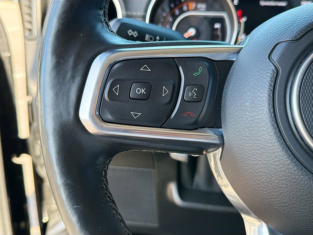 Used 2020 Jeep Gladiator Overland AWD/4WD image 36