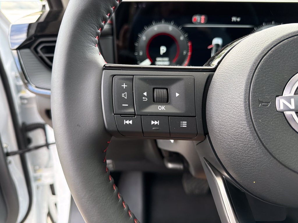 New 2026 Nissan Kicks SR w/ SR Premium Package FWD image 21