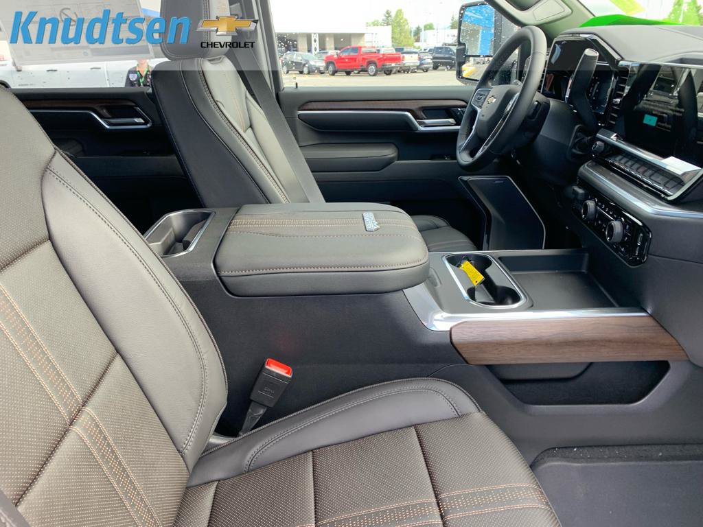 New 2026 Chevrolet Silverado 2500 High Country w/ Technology Package AWD/4WD image 13