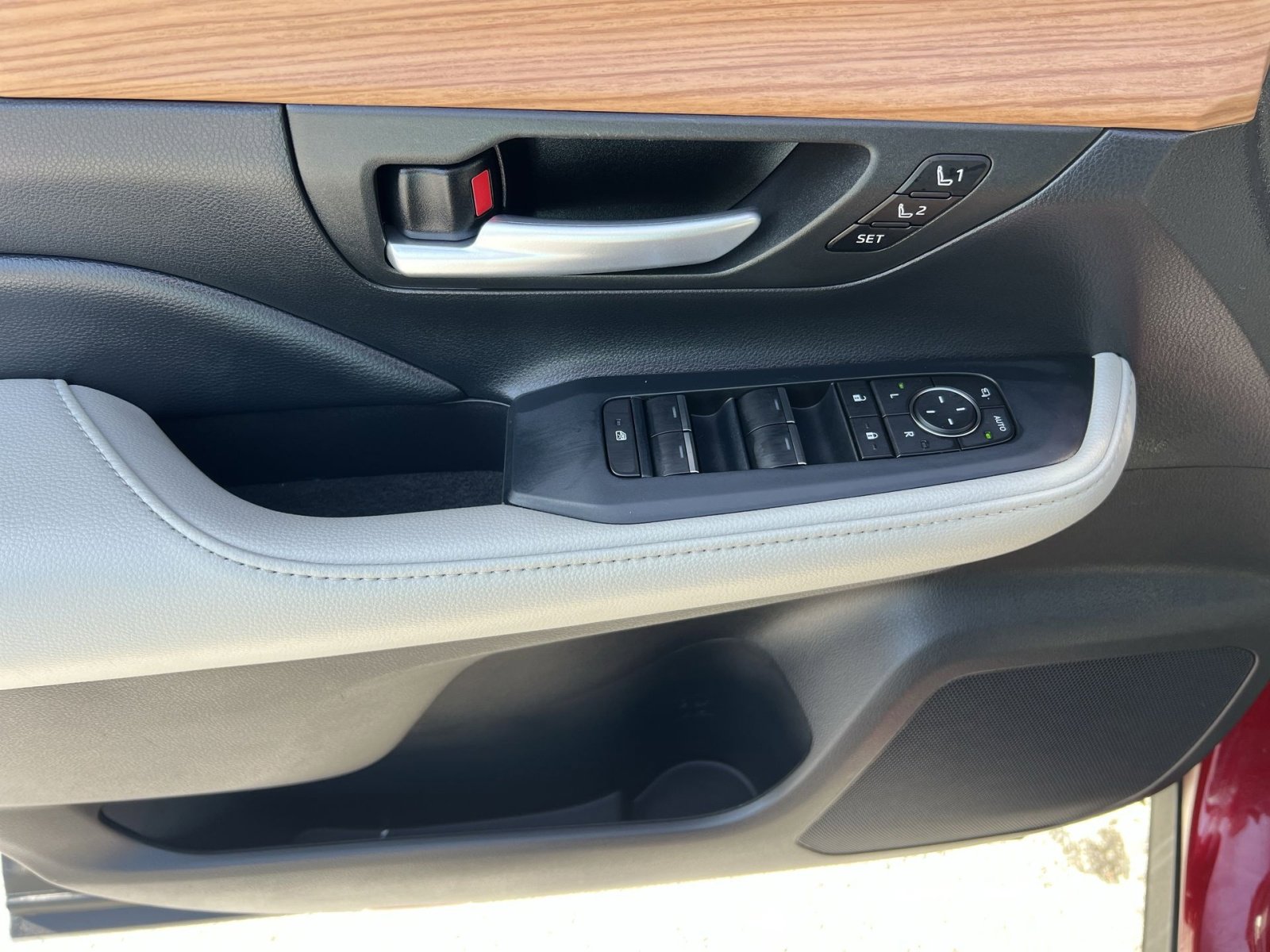 Used 2024 Toyota Grand Highlander Limited image 15