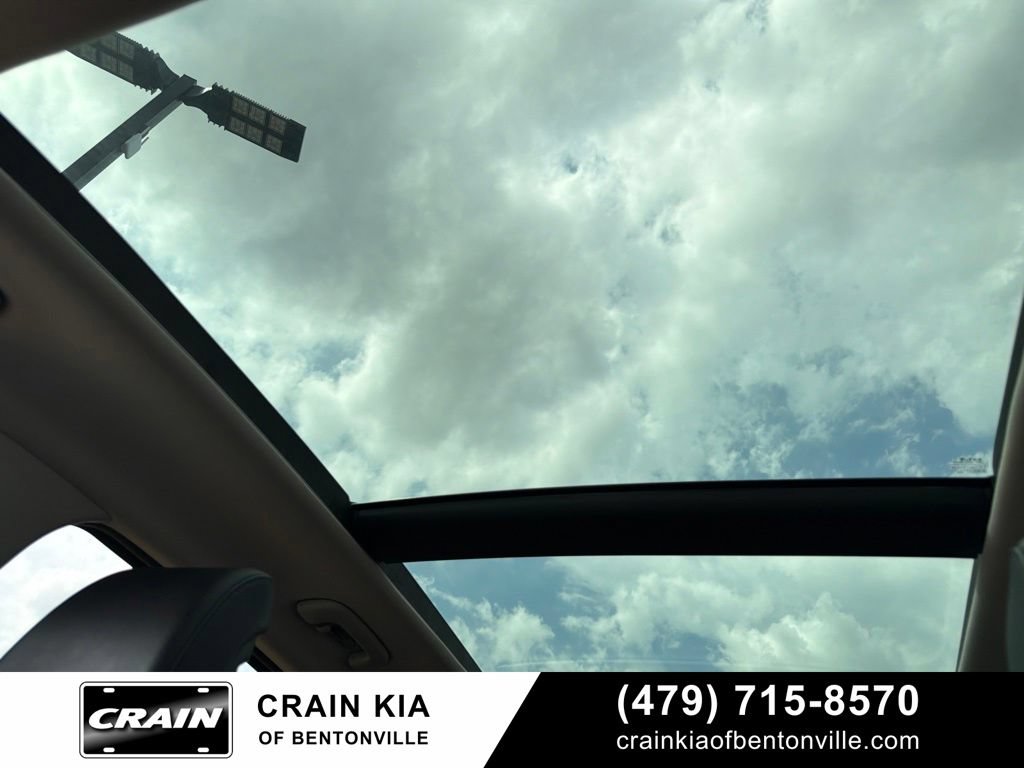 Certified 2025 Kia Sportage SX FWD image 4