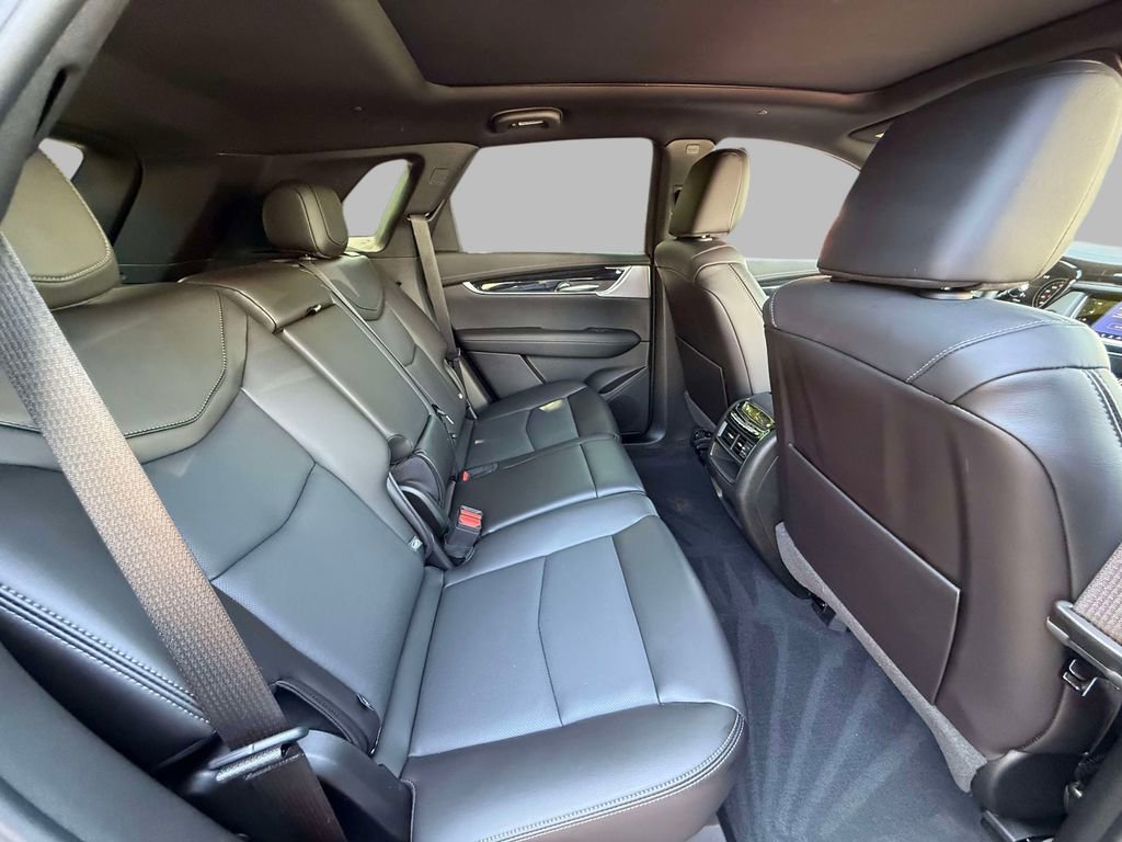 Used 2025 Cadillac XT5 Premium Luxury w/ Technology Package AWD/4WD image 16
