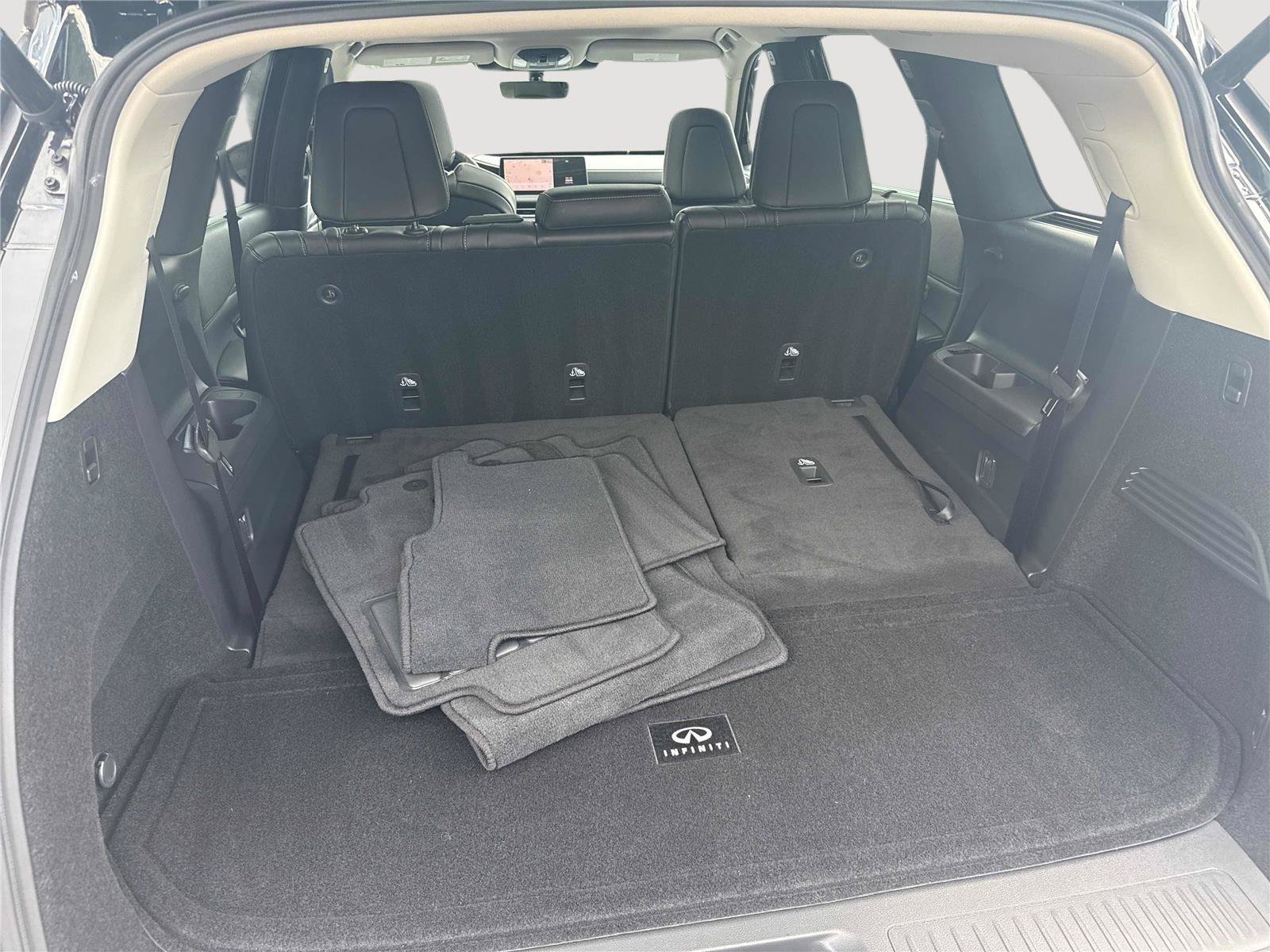Used 2025 INFINITI QX60 Luxe w/ Cargo Package FWD image 30