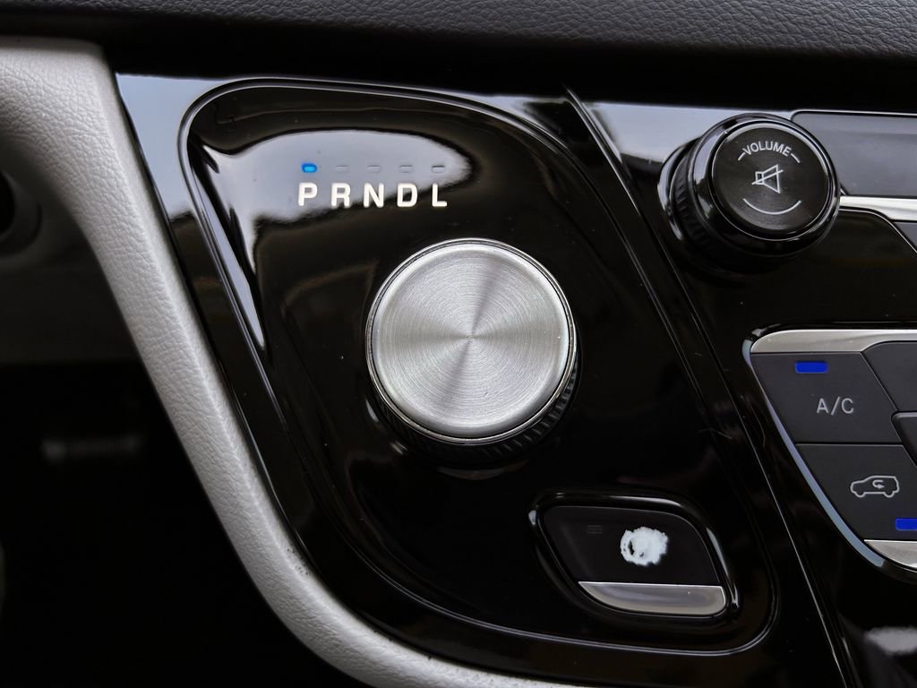 Used 2017 Chrysler Pacifica Touring w/ Tire & Wheel Group image 21