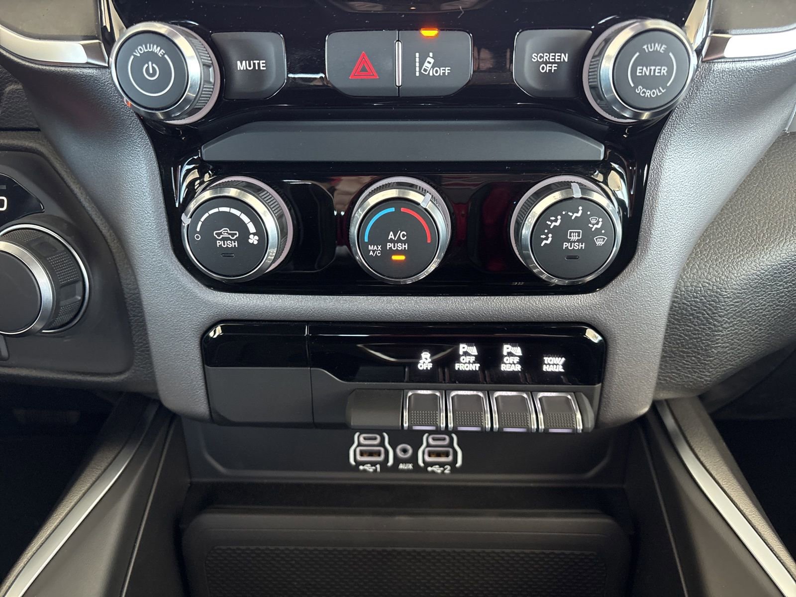 New 2026 RAM 1500 Express image 18