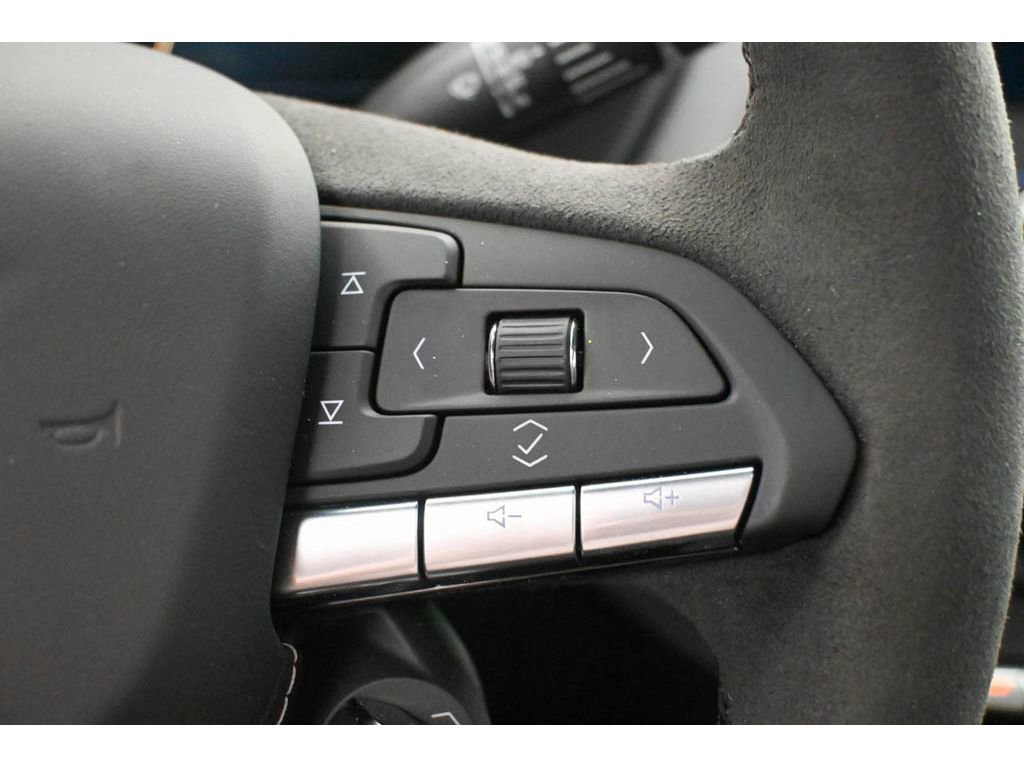 Certified 2025 Cadillac CT4 V Blackwing w/ Technology Package image 36