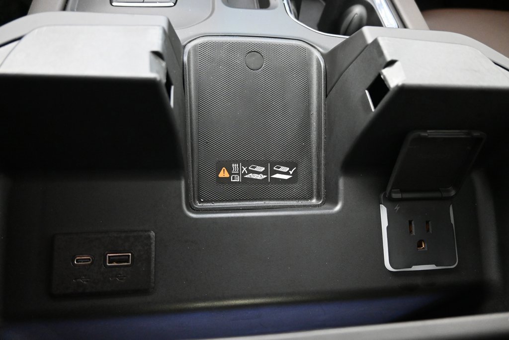 Used 2025 GMC Sierra 3500 Denali w/ Denali Reserve Package image 33