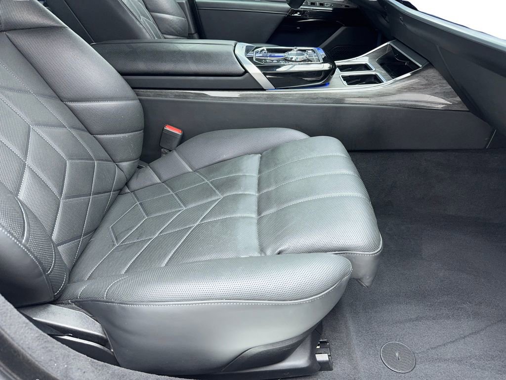 Used 2025 BMW 740i w/ Premium Package image 49