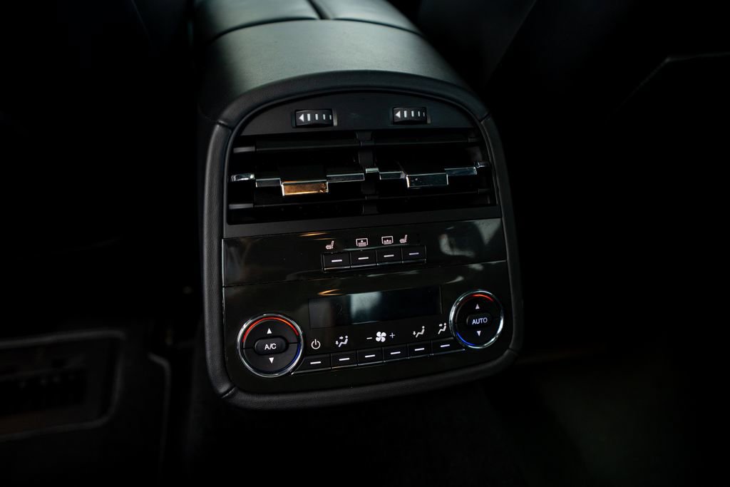 Used 2014 Maserati Quattroporte GTS RWD image 48