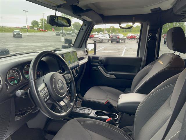 Used 2015 Jeep Wrangler Unlimited Sahara w/ Connectivity Group AWD/4WD image 10