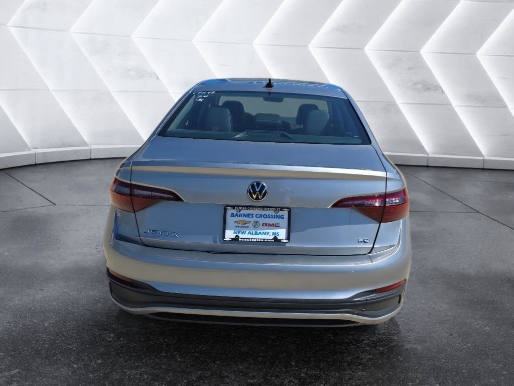 Used 2024 Volkswagen Jetta SE w/ Panoramic Sunroof Package FWD image 6