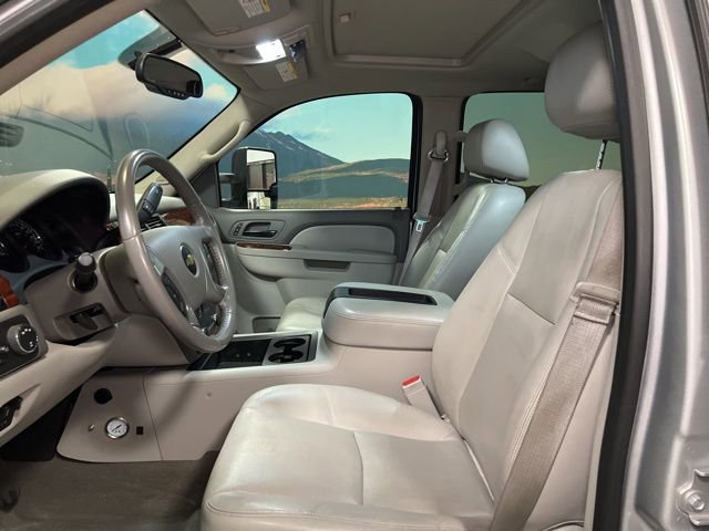 Used 2014 Chevrolet Silverado 2500 LTZ w/ LTZ Plus Package image 25