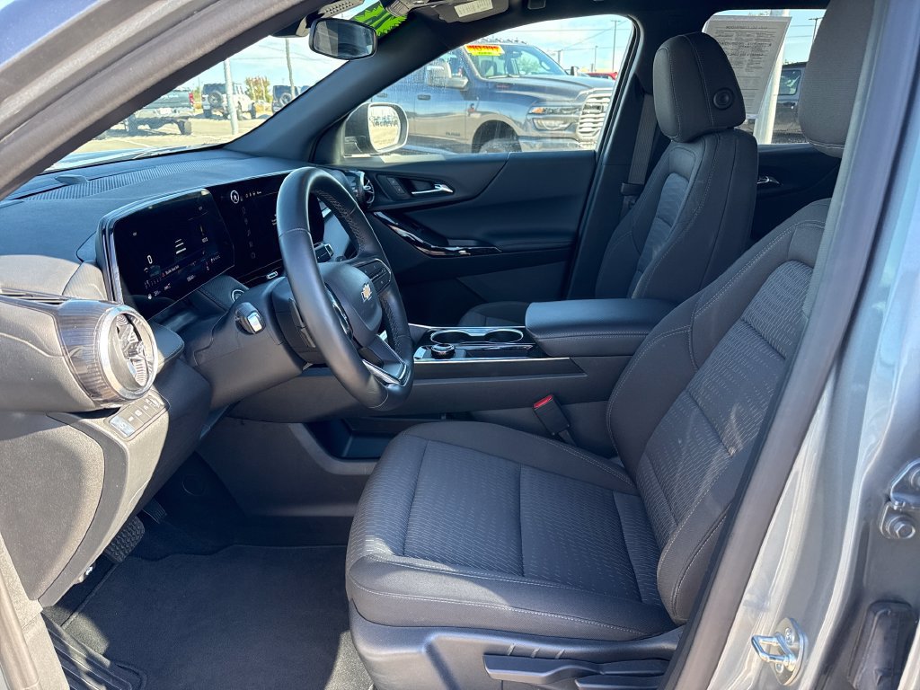 Used 2026 Chevrolet Equinox LT AWD/4WD image 22