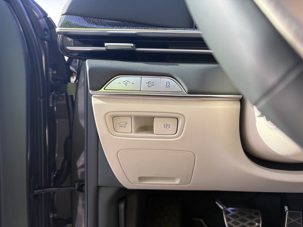 Used 2025 Genesis GV80 3.5T e-SC image 19