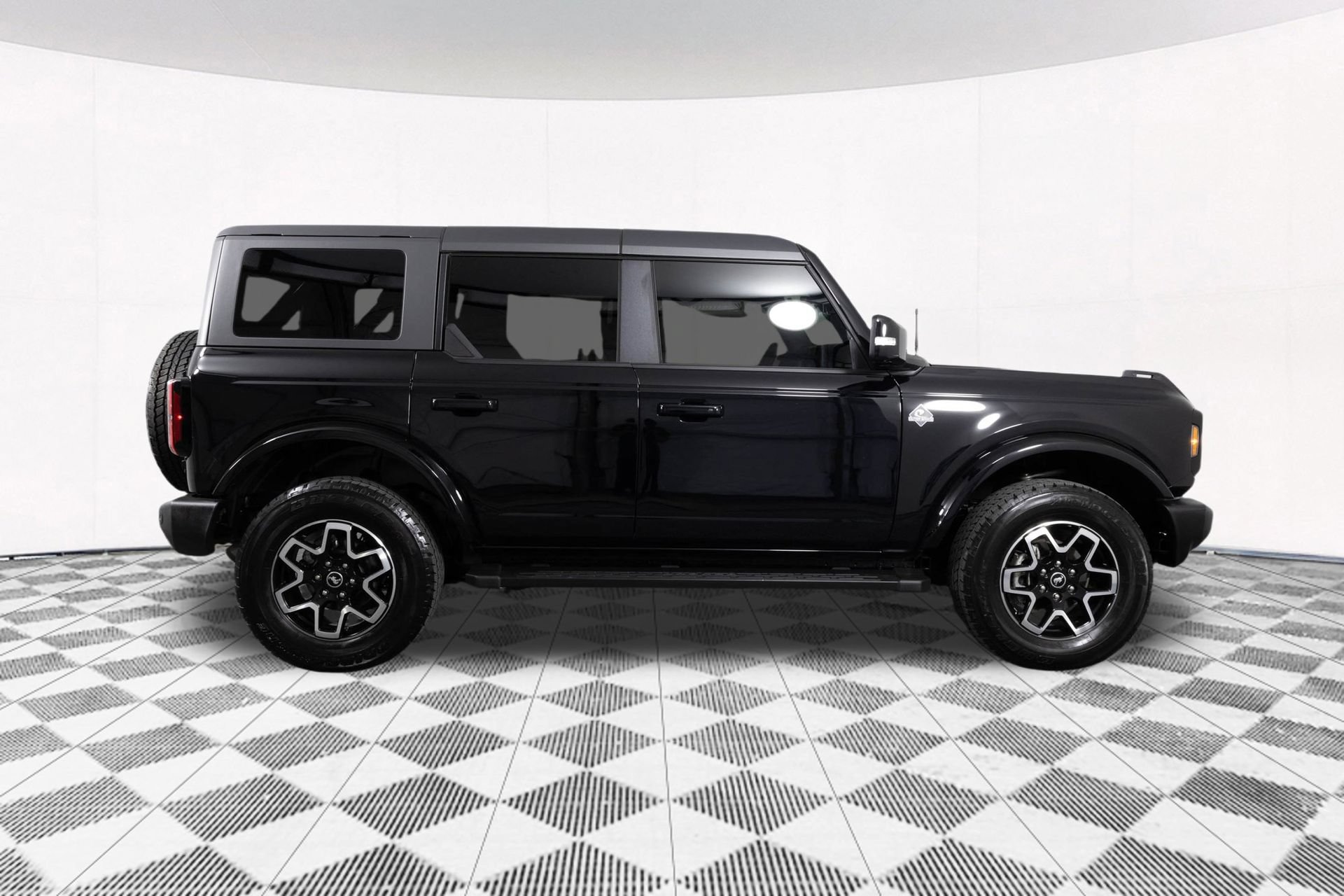 Used 2024 Ford Bronco Outer Banks AWD/4WD image 19