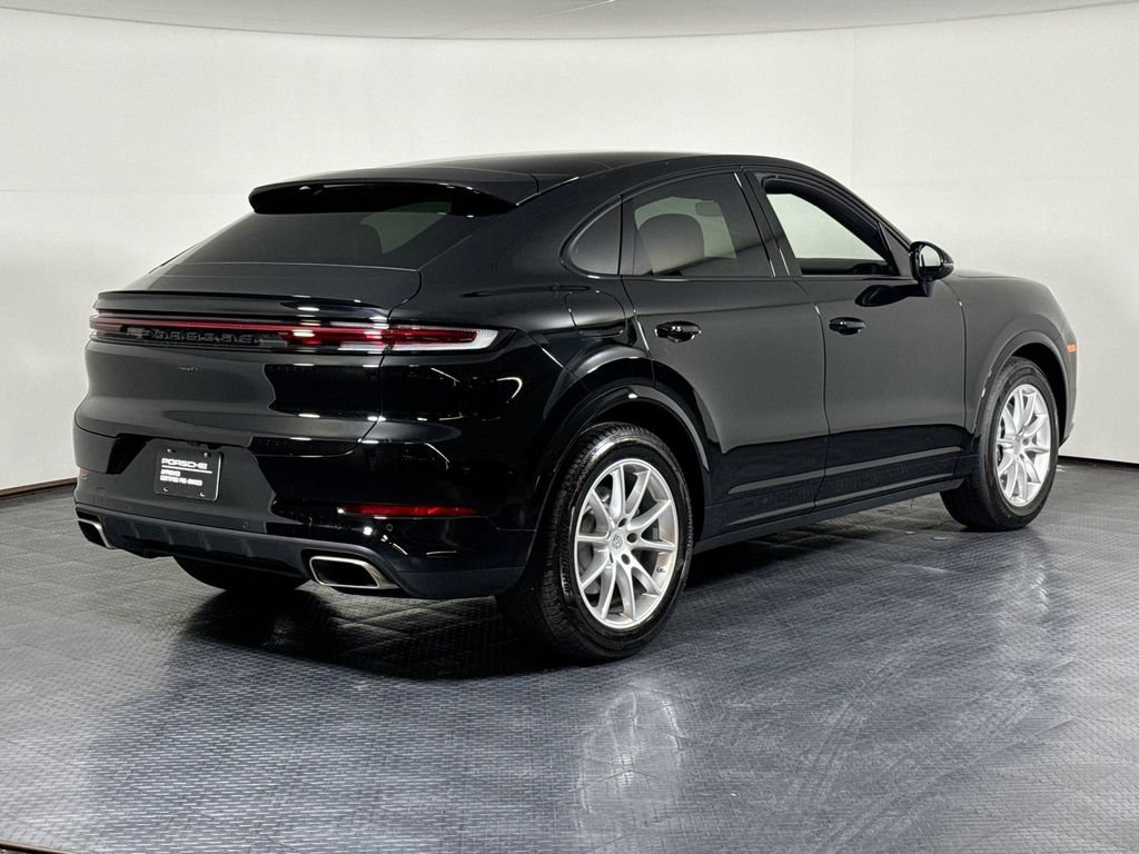 Certified 2024 Porsche Cayenne Coupe AWD/4WD image 7