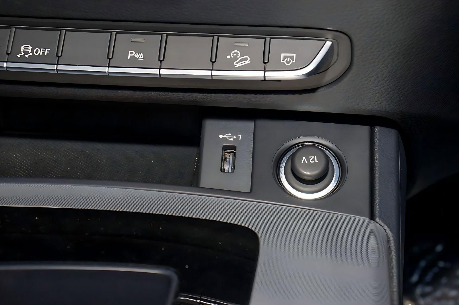 Used 2025 Audi Q5 2.0T Premium image 24