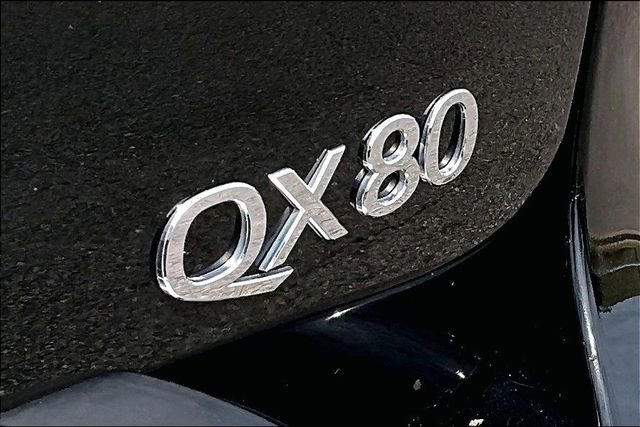 Used 2017 INFINITI QX80 4WD w/ Driver Assistance Package image 8