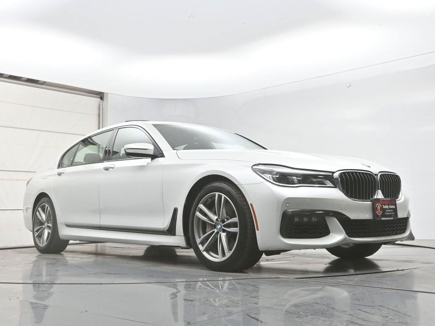 Used 2019 BMW 750i xDrive w/ M Sport Package AWD/4WD image 30