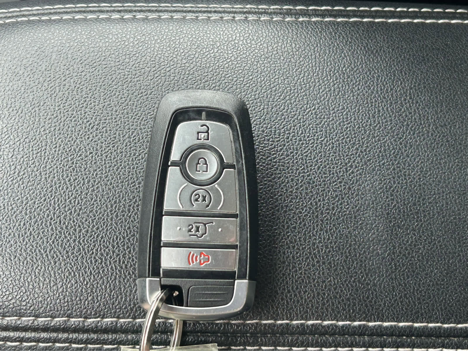Used 2025 Ford Escape Platinum AWD/4WD image 41