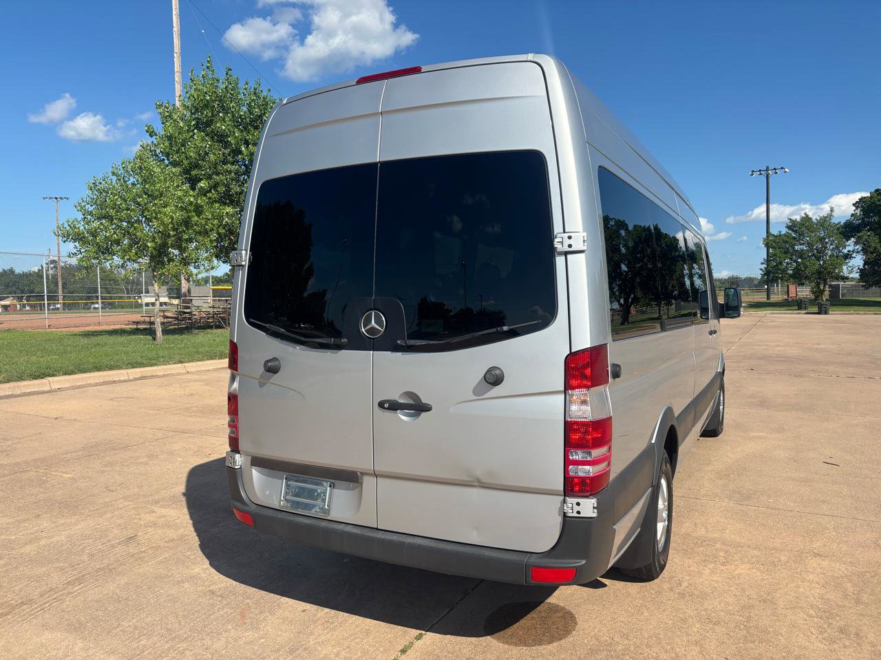 Used 2007 Dodge Sprinter 2500 w/ Cooling Group RWD image 34