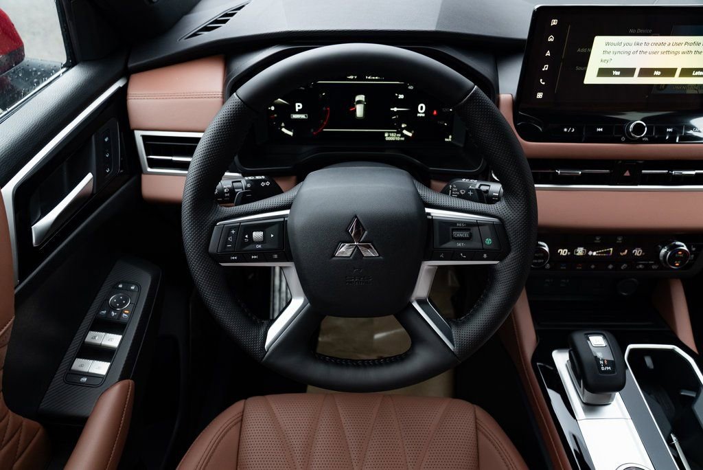 New 2026 Mitsubishi Outlander SEL image 11