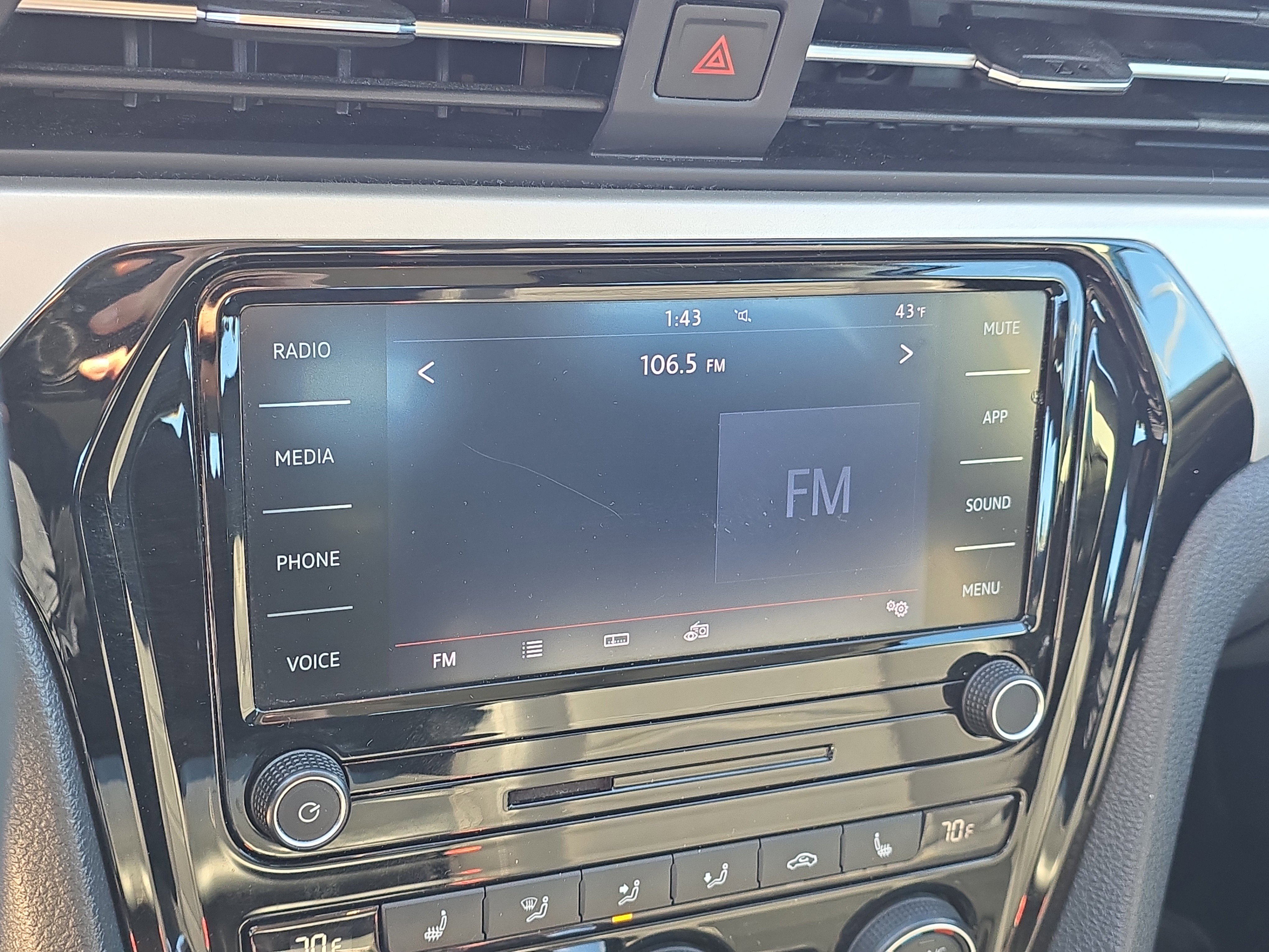 Used 2022 Volkswagen Passat 2.0T SE image 23