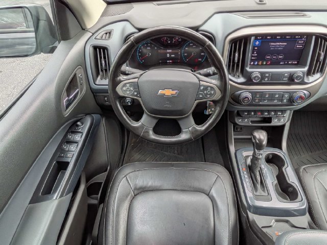 Used 2022 Chevrolet Colorado Z71 w/ Z71 Midnight Edition AWD/4WD image 17