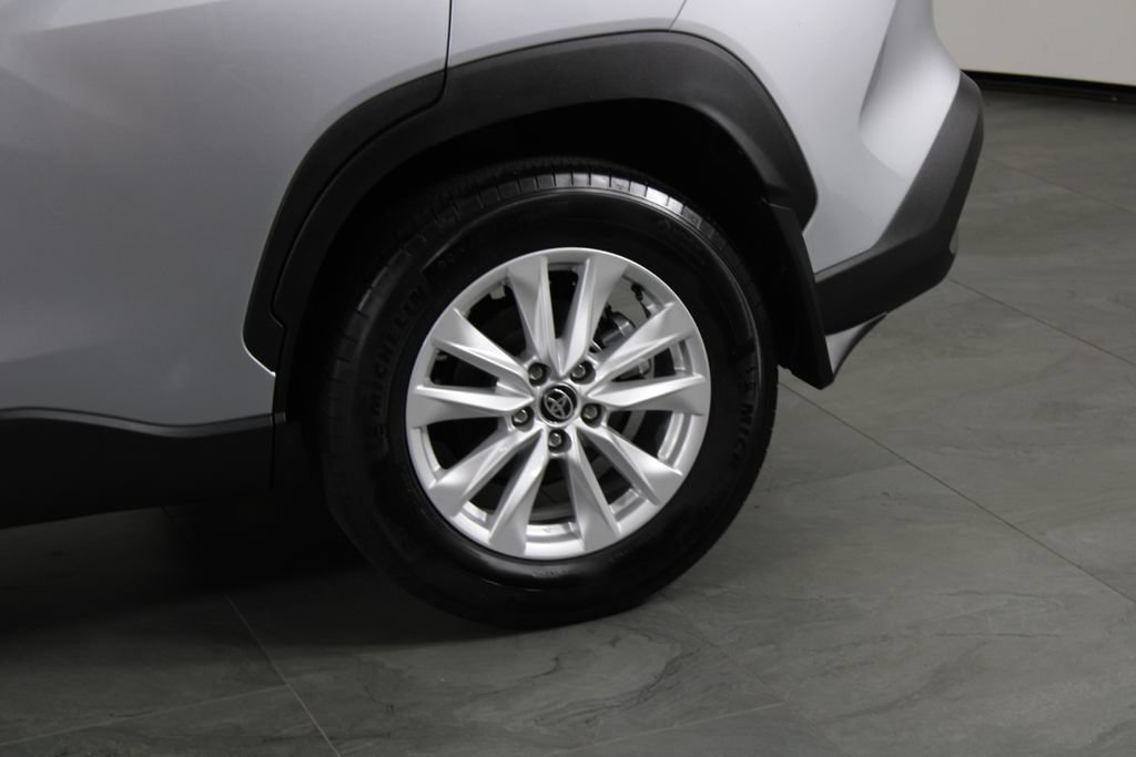 Used 2024 Toyota Corolla Cross LE FWD image 18