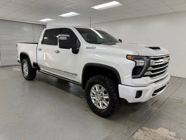 Used 2025 Chevrolet Silverado 2500 High Country w/ Technology Package image 3