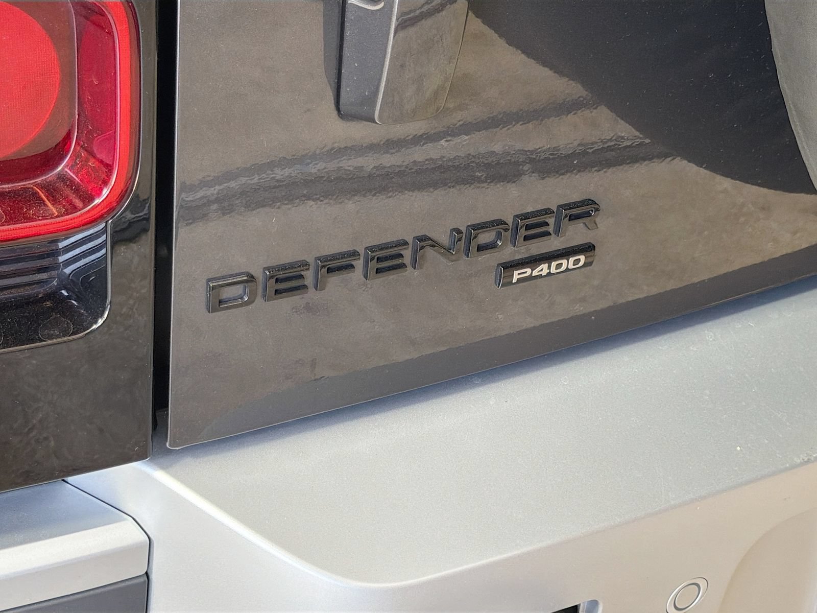 Certified 2023 Land Rover Defender 130 SE AWD/4WD image 31
