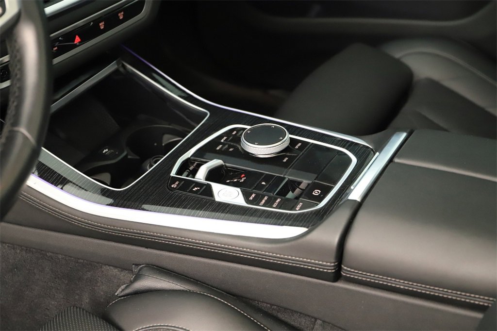 Used 2024 BMW X5 sDrive40i w/ M Sport Package image 17