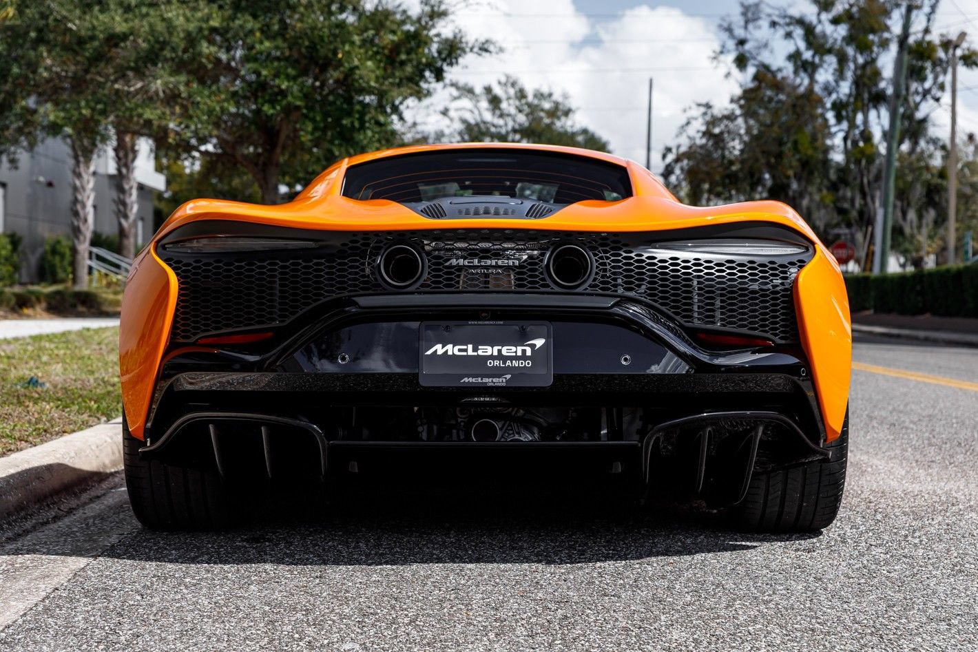 New 2026 McLaren Artura RWD image 8