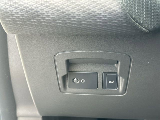 Used 2023 Land Rover Range Rover Velar R-Dynamic S image 18