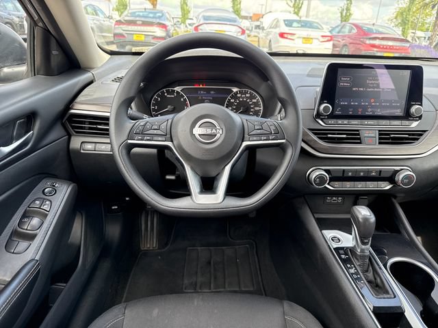 Used 2024 Nissan Altima 2.5 SV FWD image 17