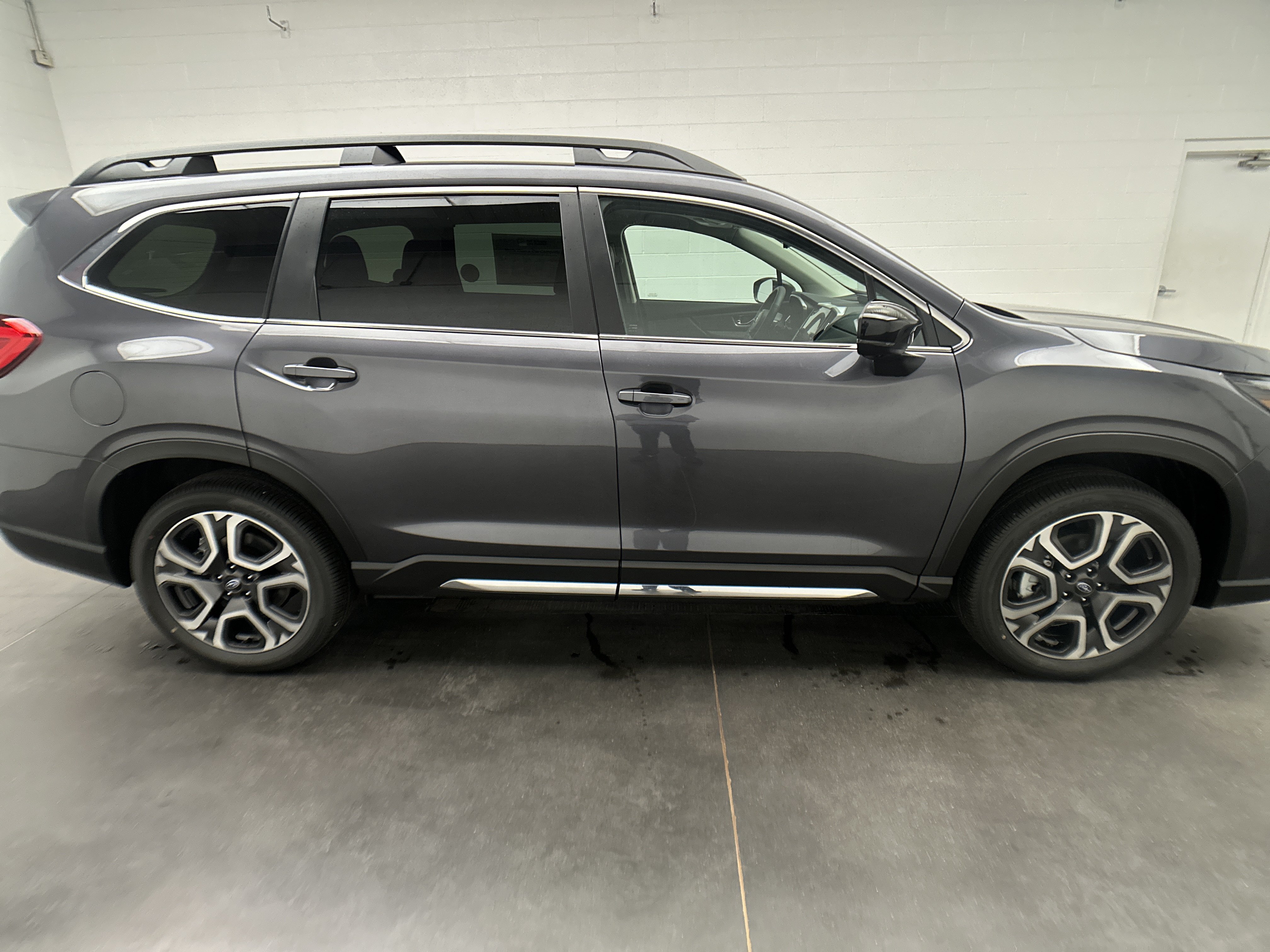 New 2027 Subaru Ascent Limited AWD/4WD image 9