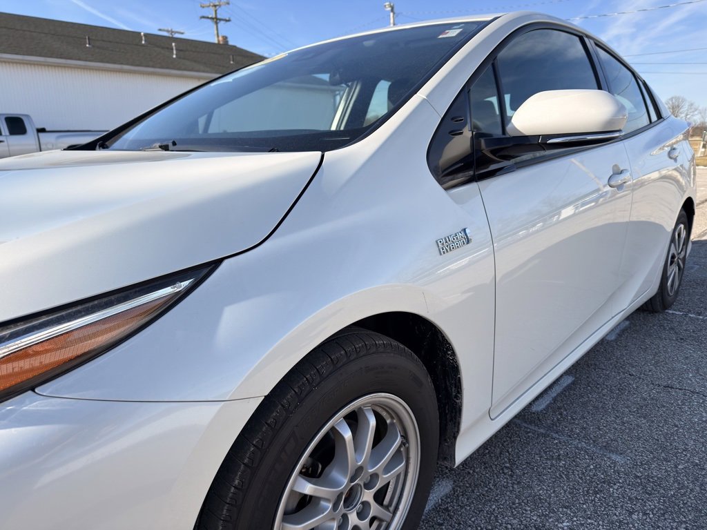 Used 2018 Toyota Prius Prime Premium image 15